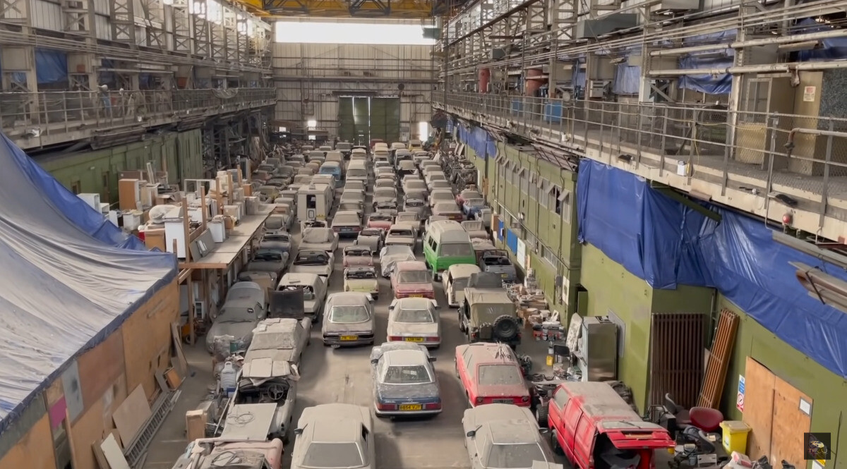 , Il tombe sur la plus grosse collection de voitures abandonnées du Royaume-Uni